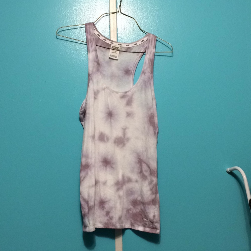 Vs pink tank